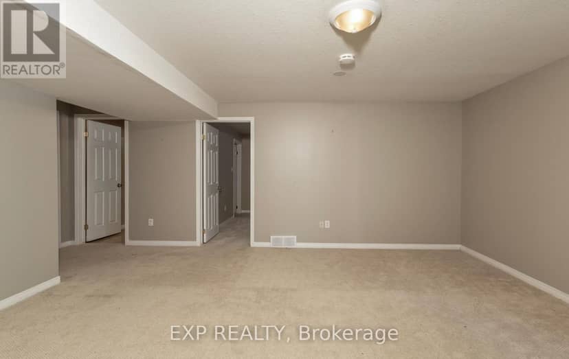 21 - 1077 Hamilton Road — photo 26 of 40