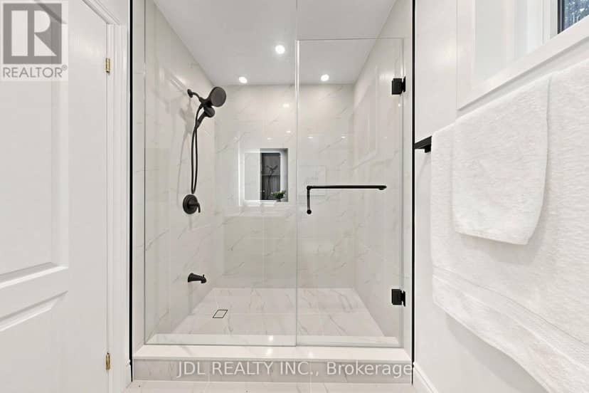 105 Park Avenue — photo 21 of 40