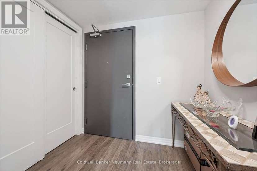 102 - 104 Summit Ridge Drive — photo 4 of 40