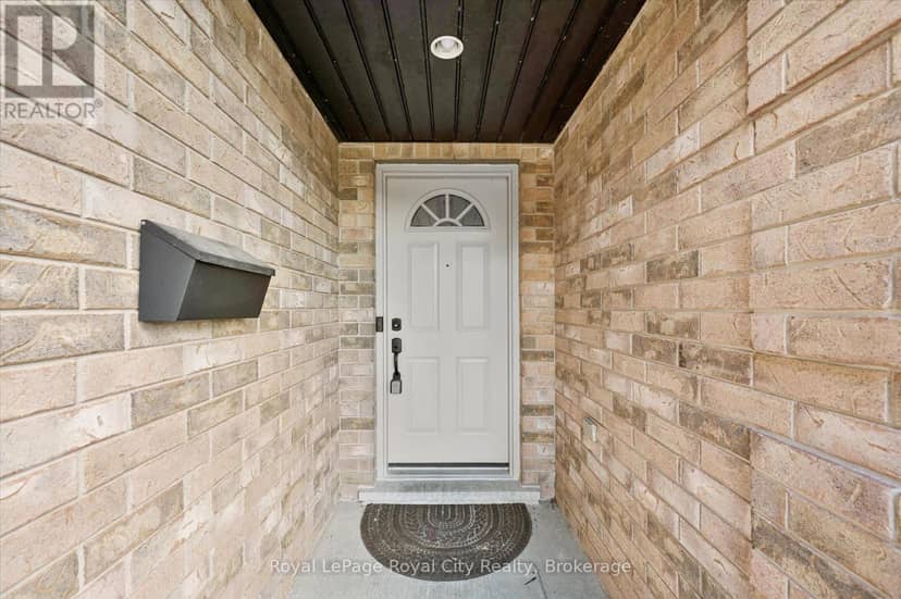 73 Waxwing Crescent, Guelph, photo 2