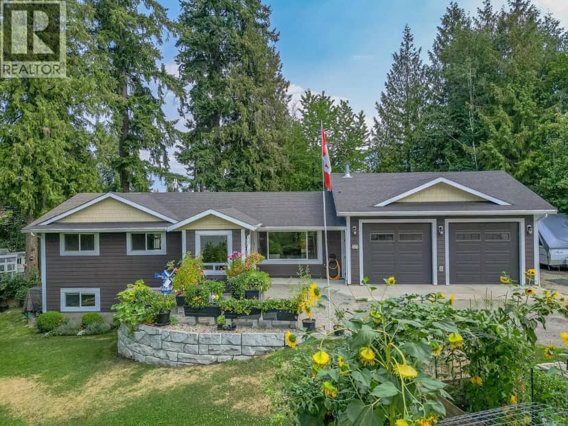 2651 Okanagan Avenue NE, Salmon Arm