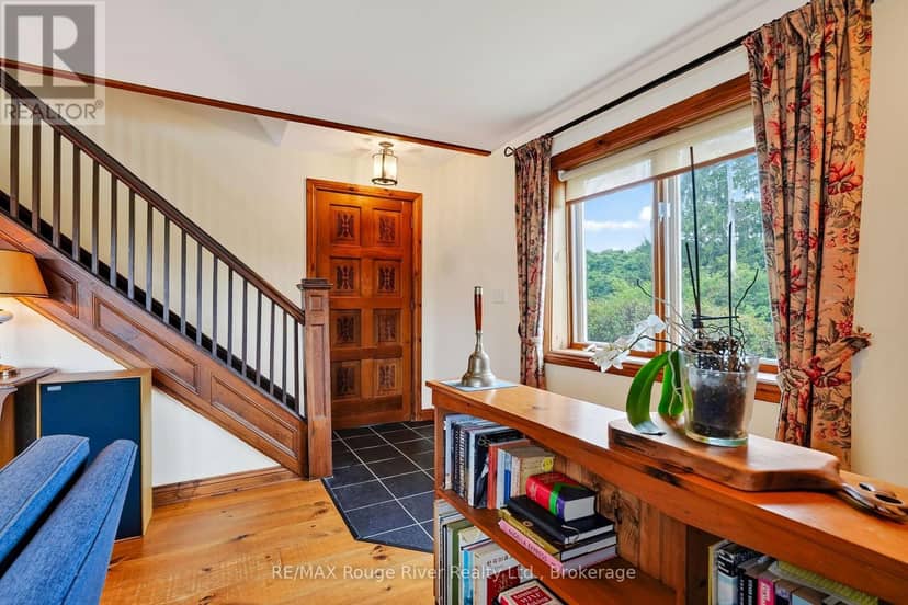 101 Hardy Lane — photo 7 of 40