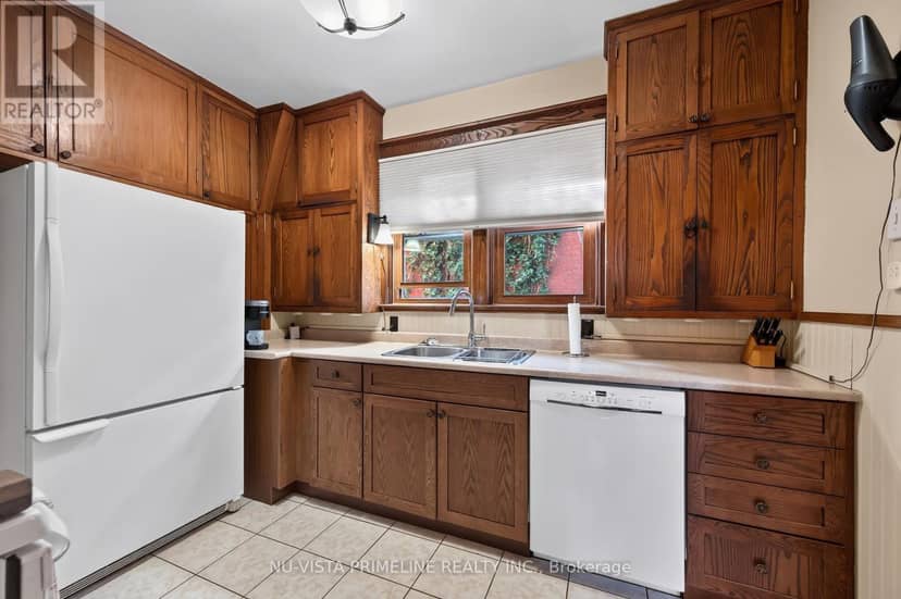 83 Thornton Avenue — photo 22 of 40