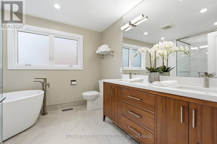 38 Royal Henley Boulevard — photo 21 of 40