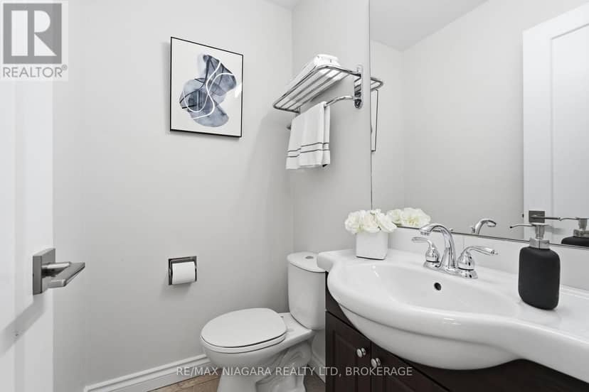 38 Royal Henley Boulevard — photo 24 of 40