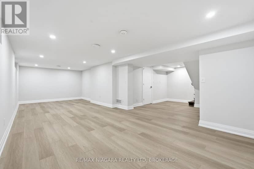38 Royal Henley Boulevard — photo 28 of 40