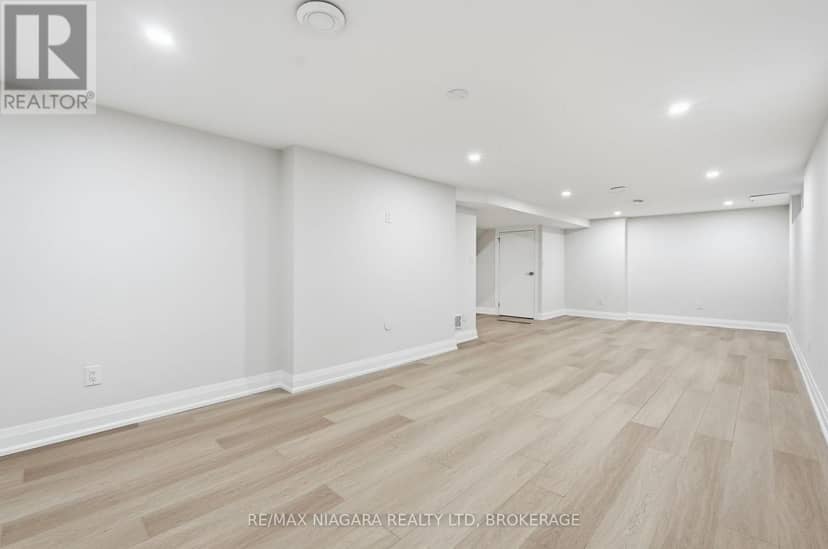 38 Royal Henley Boulevard — photo 29 of 40