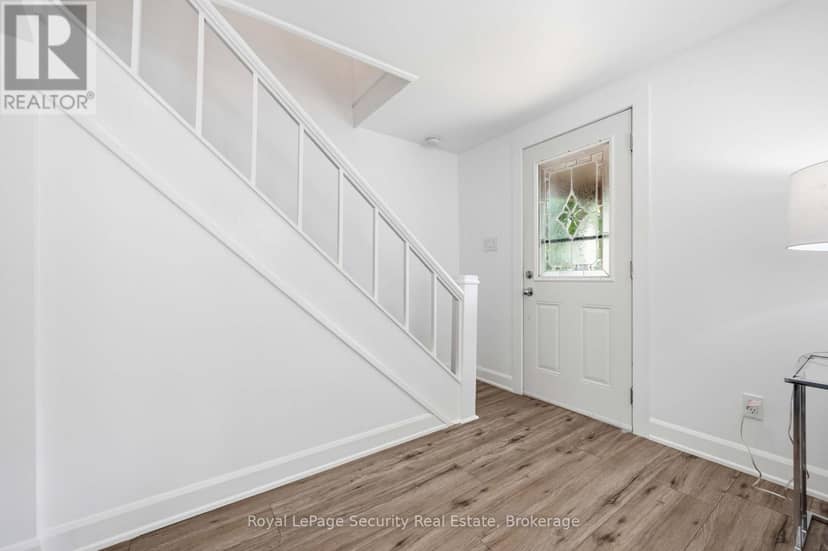116 Guelph Street — photo 4 of 33