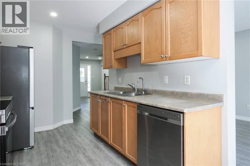 776 PARIS Boulevard — photo 18 of 40