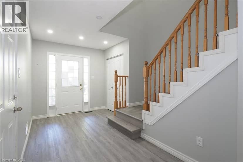 776 PARIS Boulevard, Waterloo, photo 6