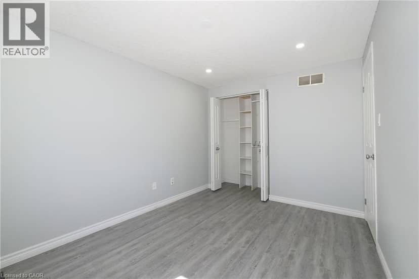 776 PARIS Boulevard — photo 28 of 40
