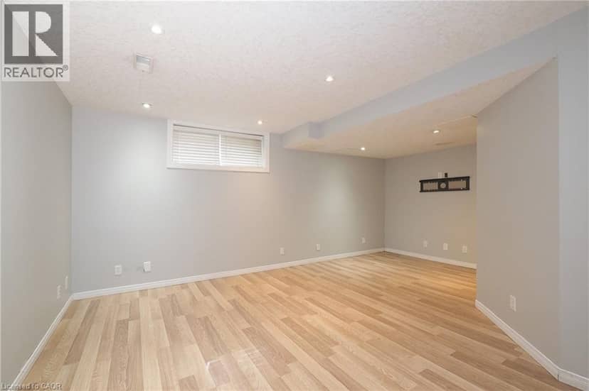 776 PARIS Boulevard — photo 35 of 40