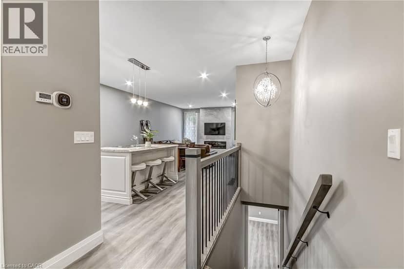 1053 BAY Street — photo 3 of 25