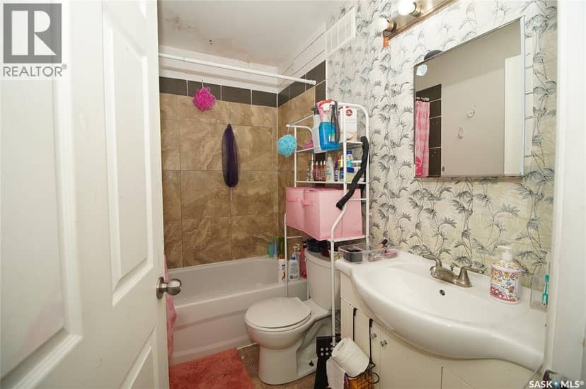 A B 417 Robinson STREET — photo 17 of 24