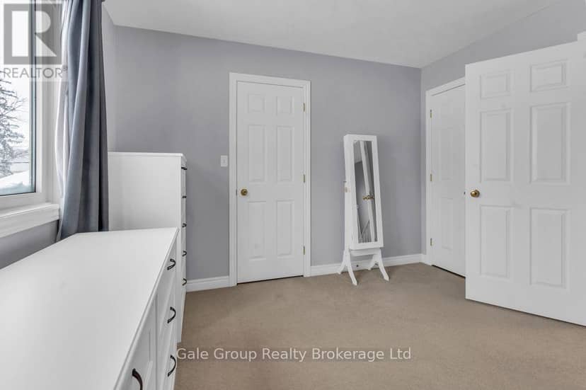 216 Thames Street N — photo 14 of 35