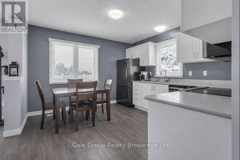 216 Thames Street N, Ingersoll, photo 8