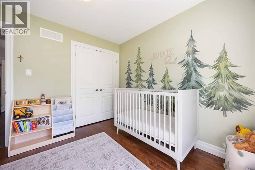 1040 Finch Drive — photo 10 of 33