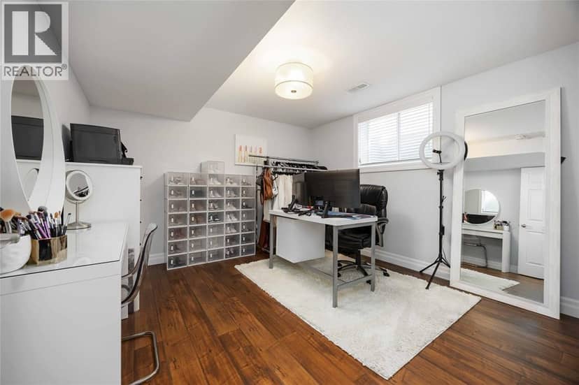 1040 Finch Drive — photo 22 of 33