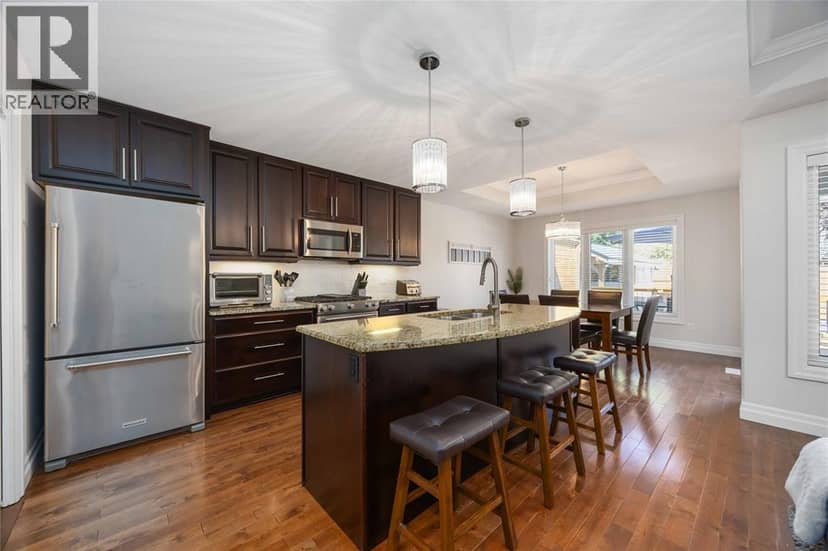 1040 Finch Drive — photo 8 of 33