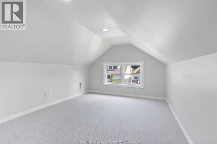 1167 Pierre Avenue — photo 12 of 18