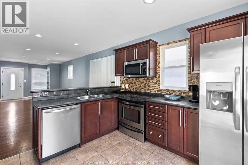 1167 Pierre Avenue — photo 6 of 18