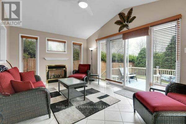 401 Phoenix Crescent — photo 15 of 32