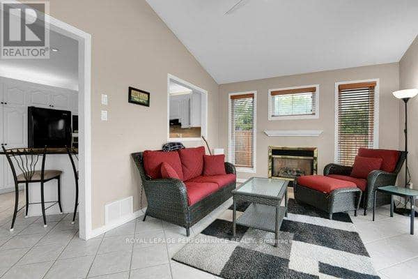 401 Phoenix Crescent — photo 16 of 32