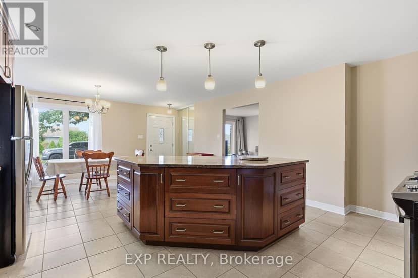 2465 Woods Street — photo 14 of 40