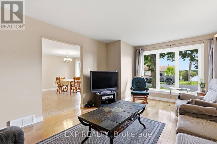 2465 Woods Street — photo 7 of 40