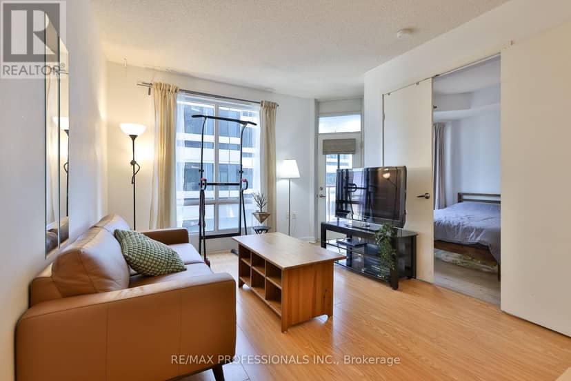 1608 - 85 Bloor Street E — photo 13 of 28