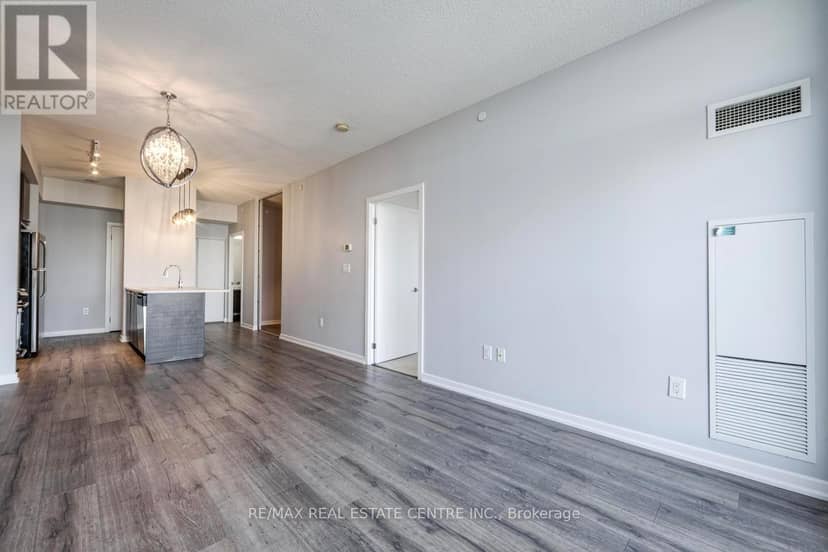2707 - 66 Forest Manor Road — photo 12 of 28