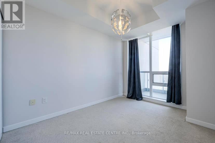 2707 - 66 Forest Manor Road — photo 15 of 28