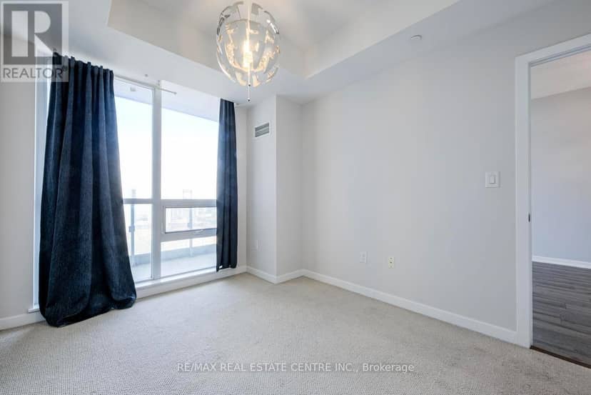 2707 - 66 Forest Manor Road — photo 16 of 28