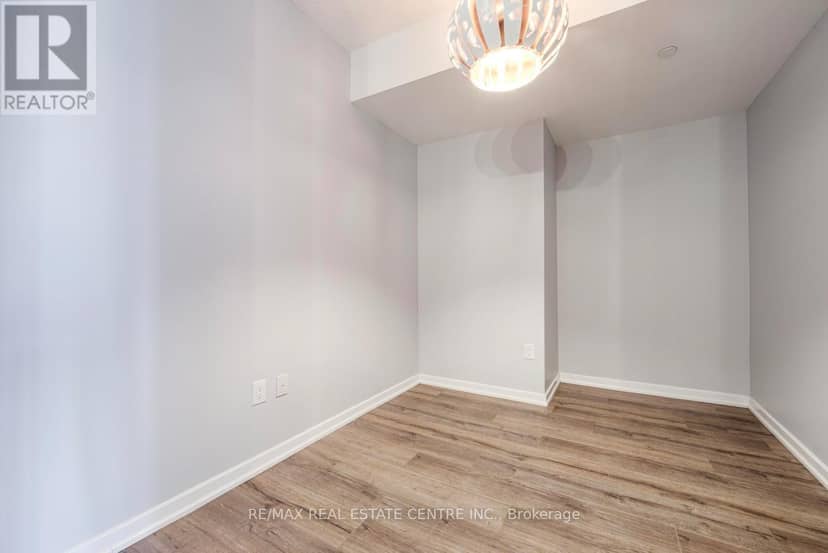 2707 - 66 Forest Manor Road — photo 18 of 28