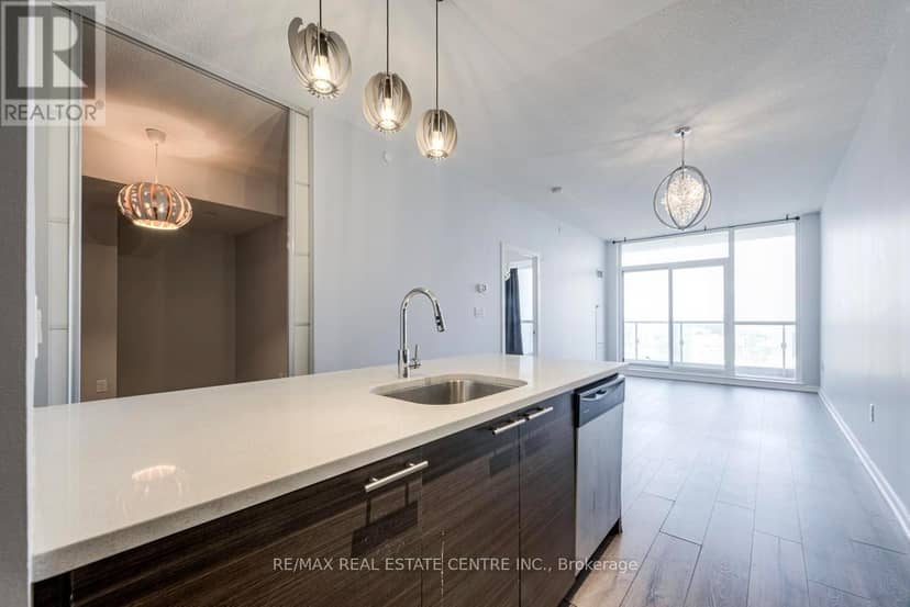 2707 - 66 Forest Manor Road — photo 9 of 28