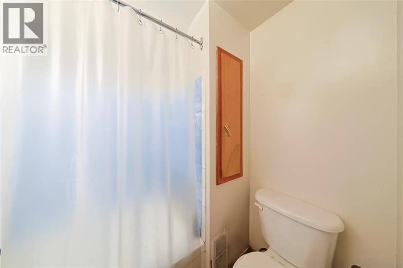 808 Rosedale AVENUE — photo 23 of 31