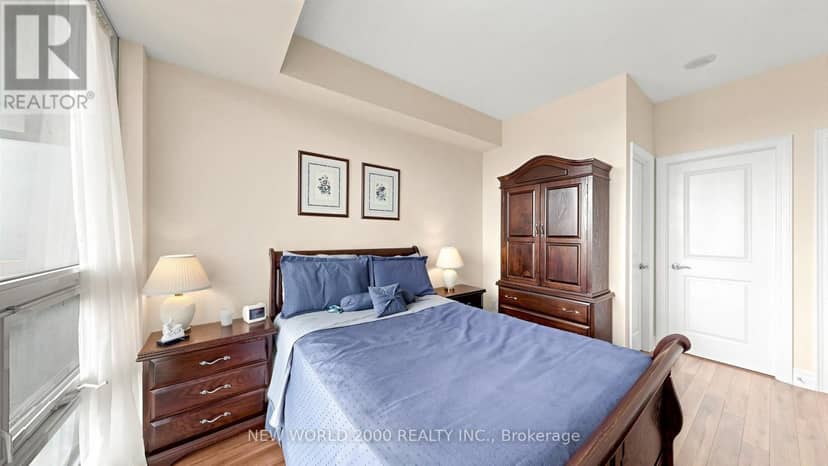 502 - 100 John Street — photo 16 of 40