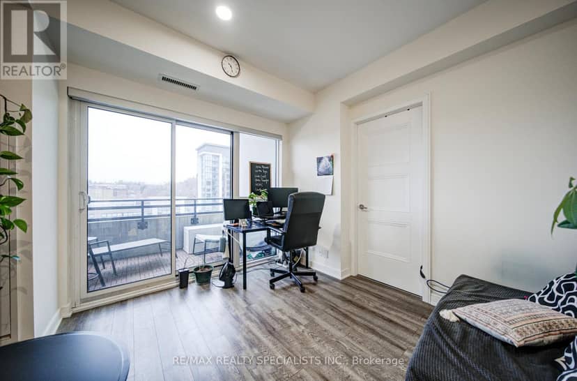 505 - 1 Neighbourhood Lane — photo 11 of 34