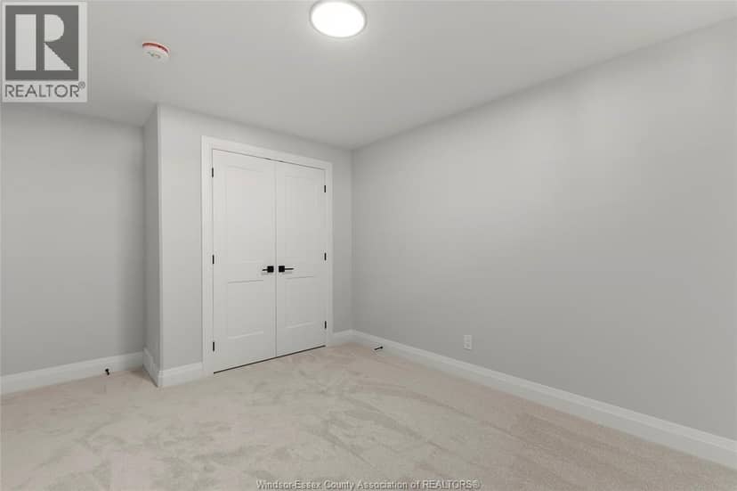 675 Linden — photo 35 of 40