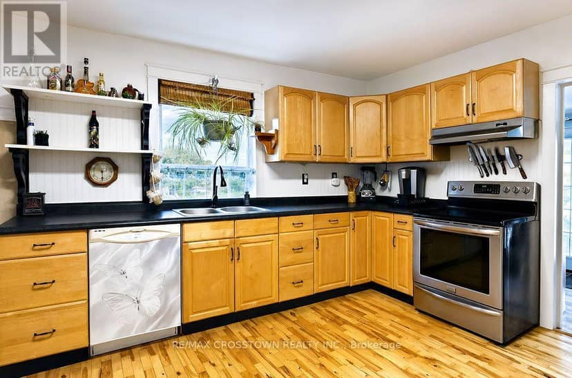 66 Maple Street — photo 9 of 34