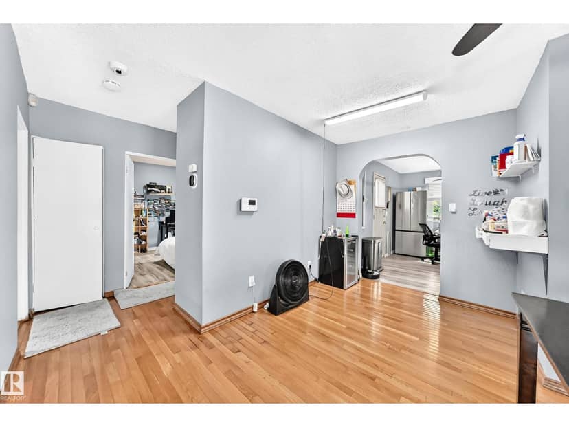 9031 150 ST NW — photo 18 of 40