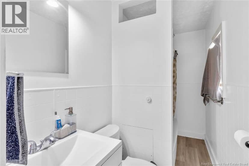 241 Saunders Street — photo 15 of 40