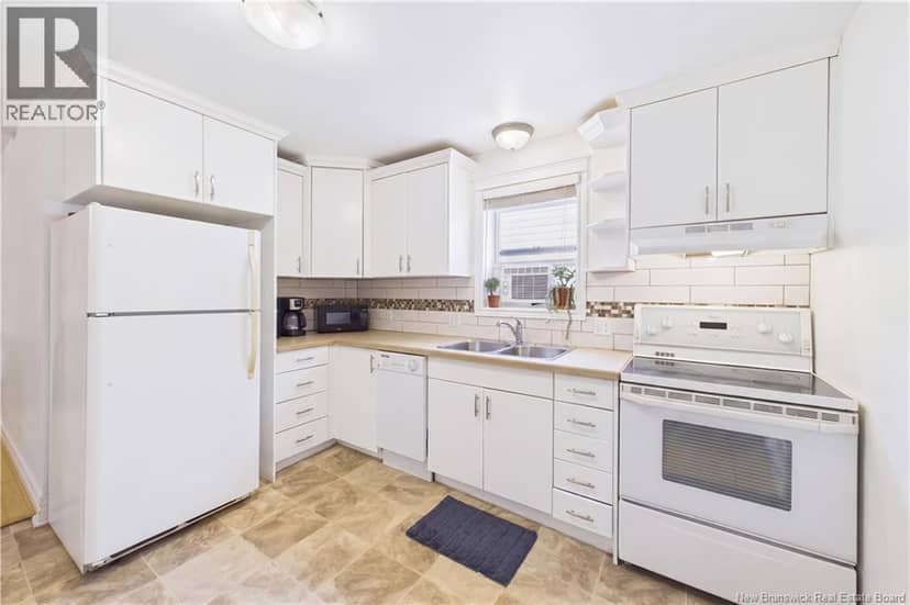 127 Cornhill Street Unit# A & B — photo 8 of 40