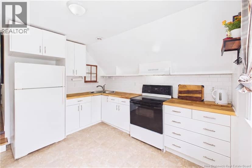 127 Cornhill Street Unit# A & B — photo 24 of 40