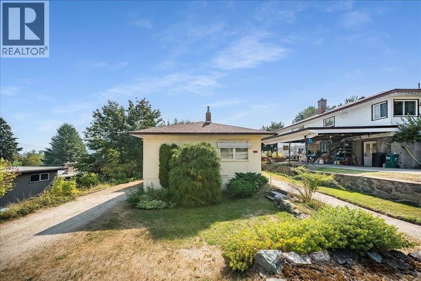 664 Forrest Drive, Warfield