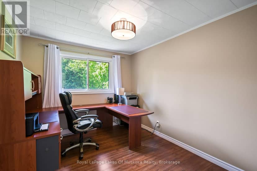 571 David Street E — photo 16 of 34