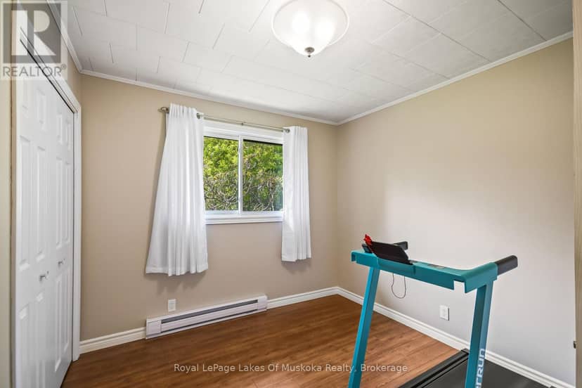571 David Street E — photo 18 of 34