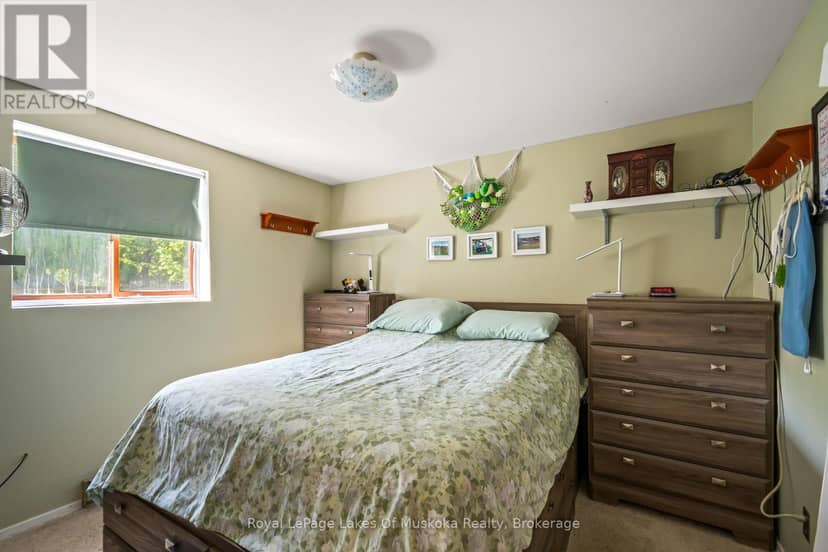 571 David Street E — photo 27 of 34