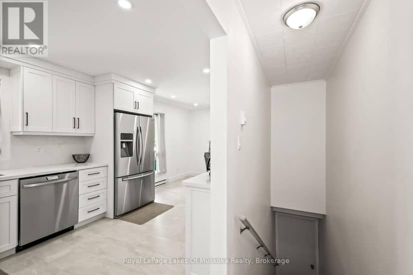 571 David Street E — photo 9 of 34