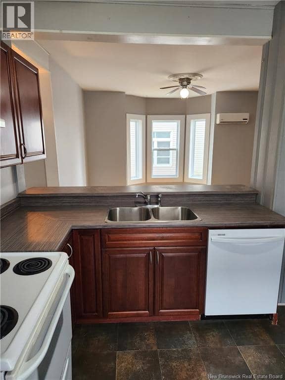 261-263 Lutz Street — photo 12 of 40